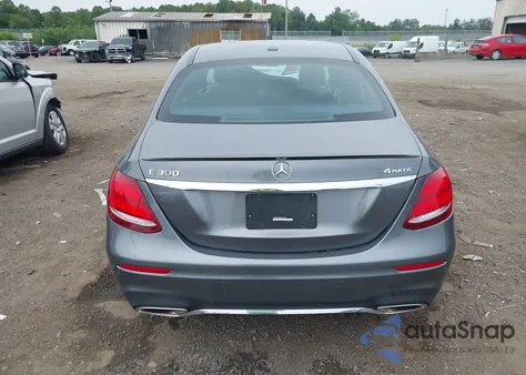 2017 Mercedes-Benz E 300 4Matic из США, поврежденный, VIN WDDZF4KB2HA181920